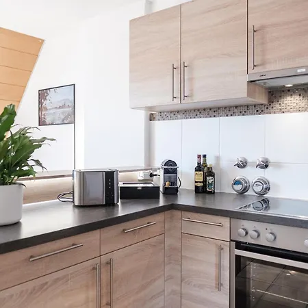 Apartment Neu Deluxe Muensterblick, Maisonette, Kingsize Bett, Kueche, Netflix, Aussicht, E-kamin *
